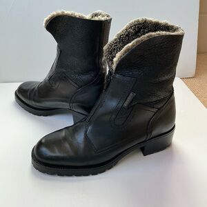 Vintage Blondo woman’s boot with shearling lining.